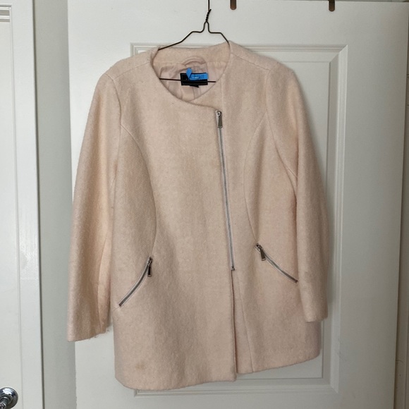 $20 Spring Sale - Picture 1 of 9